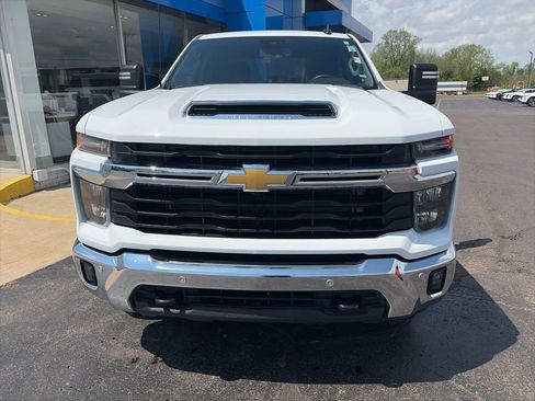 Used 2025 Chevrolet Silverado 2500 LT w/ Safety Package AWD/4WD image 4