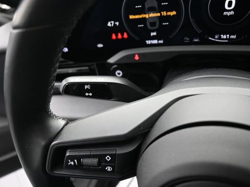 Used 2022 Porsche Taycan image 17