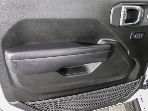 Used 2024 Jeep Wrangler Unlimited image 20