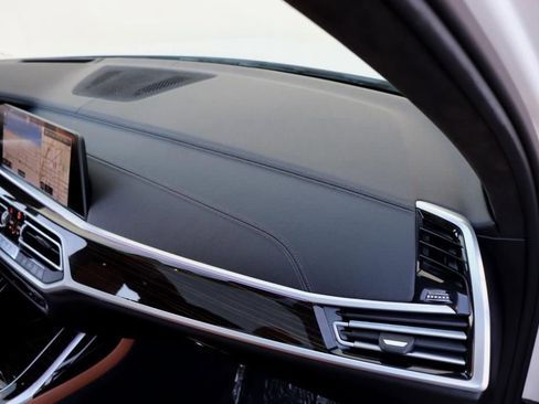 Used 2021 BMW X7 xDrive40i w/ M Sport Package image 55