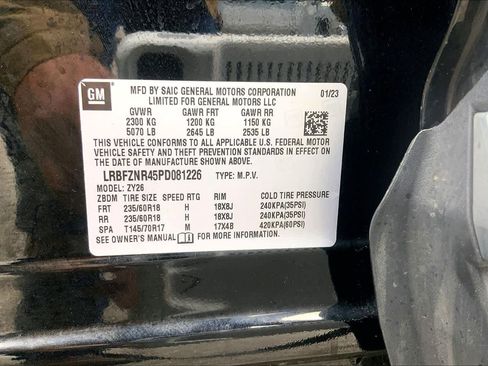 Used 2023 Buick Envision Essence image 37