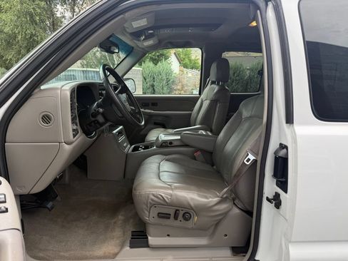 Used 2002 Chevrolet Silverado 2500 LT w/ Off-Road Skid Plate Pkg AWD/4WD image 18