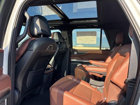 New 2026 Lincoln Navigator L Reserve image 11