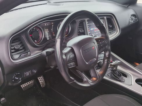 Used 2022 Dodge Challenger R/T w/ Driver Convenience Group image 10