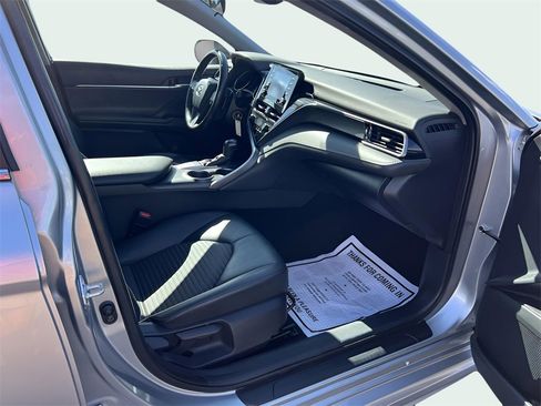 Used 2023 Toyota Camry SE image 16