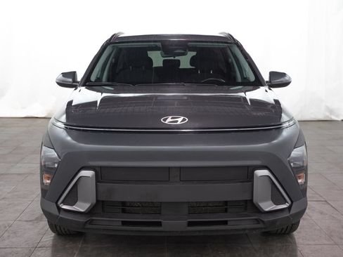 Used 2024 Hyundai Kona SEL FWD image 2