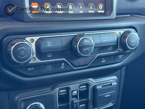 Used 2023 Jeep Wrangler Unlimited Sahara image 22