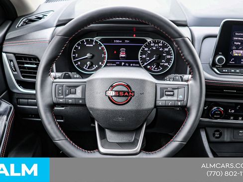 Used 2025 Nissan Rogue SV image 24