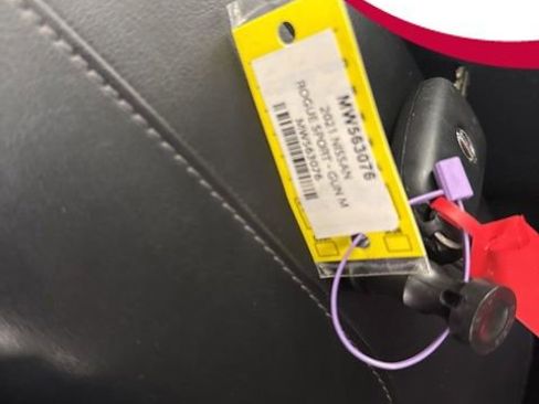 Used 2021 Nissan Rogue Sport S image 28