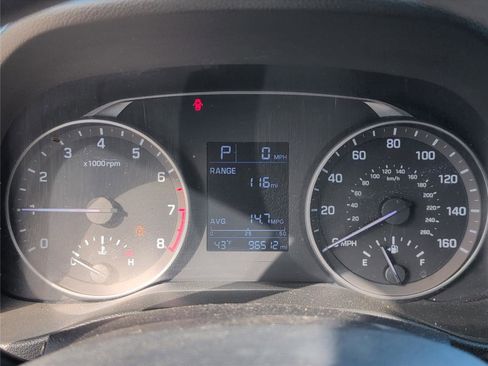 Used 2017 Hyundai Elantra SE image 17