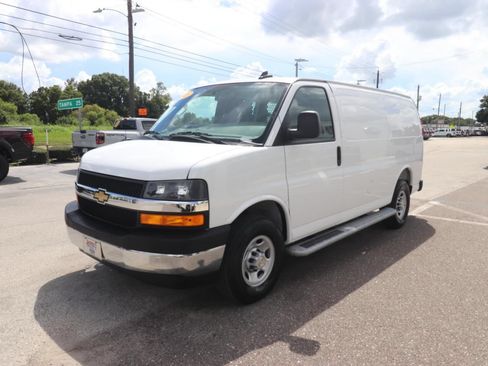 Used 2025 Chevrolet Express 2500 w/ Driver Convenience Package RWD image 5