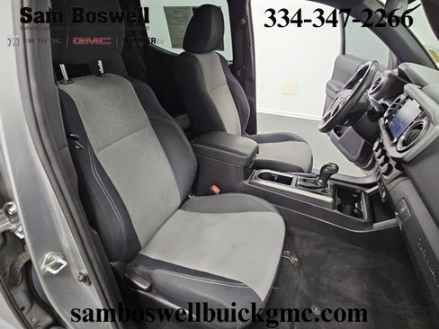 Used 2021 Toyota Tacoma TRD Off-Road w/ Technology Package AWD/4WD image 33