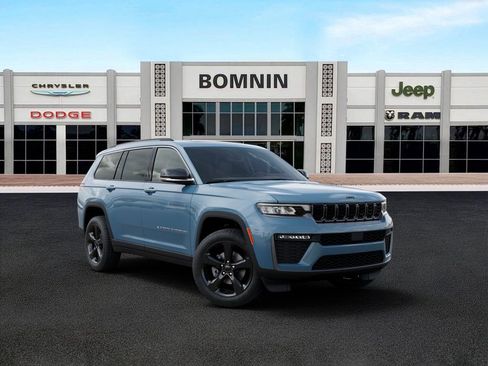 New 2026 Jeep Grand Cherokee L Limited w/ Limited Altitude Package AWD/4WD image 5