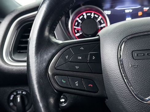 Used 2021 Dodge Challenger SXT RWD image 33