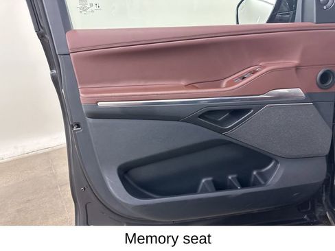 Used 2025 Lincoln Navigator Reserve AWD/4WD image 27