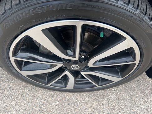 Used 2018 Nissan Rogue Sport SL w/ SL Premium Package AWD/4WD image 41
