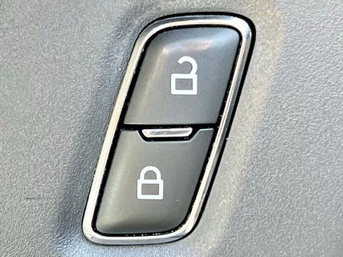 Used 2020 Ford Expedition XLT image 26