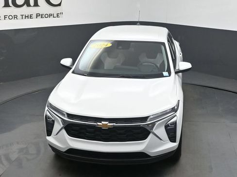 Used 2024 Chevrolet Trax LS w/ LS Convenience Package FWD image 63