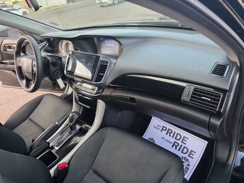 Used 2017 Honda Accord LX image 14