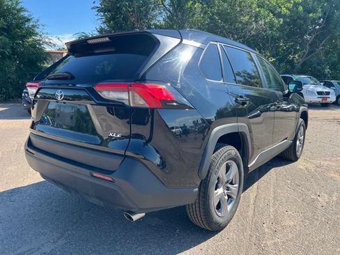 Used 2025 Toyota RAV4 XLE FWD image 5