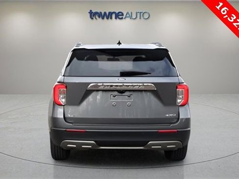 Used 2023 Ford Explorer XLT w/ Equipment Group 202A image 4