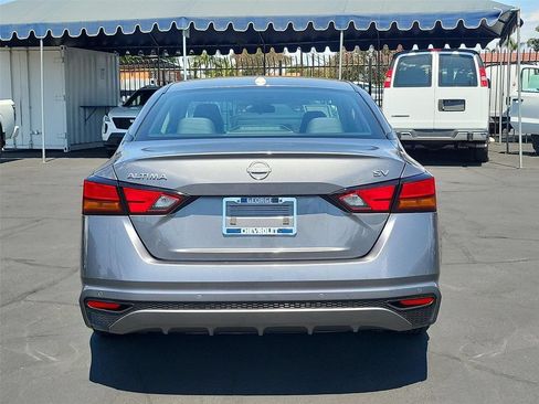 Used 2024 Nissan Altima 2.5 SV FWD image 30