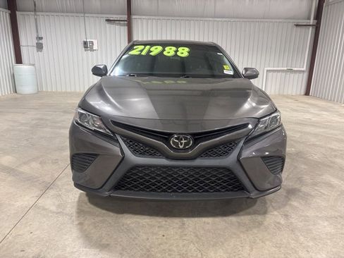 Used 2018 Toyota Camry L image 3
