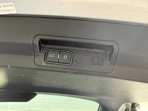 Certified 2022 Ford Explorer Limited image 33