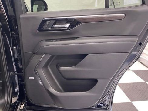 Used 2025 Chevrolet Tahoe Z71 w/ Comfort Package image 25