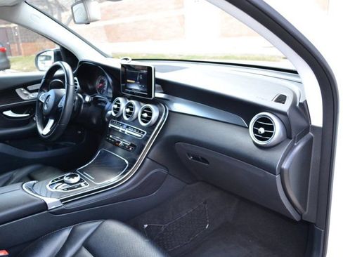 Used 2017 Mercedes-Benz GLC 300 4MATIC image 25