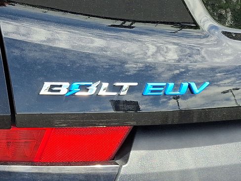 Certified 2023 Chevrolet Bolt EUV Premier w/ Sun & Sound Package FWD image 30