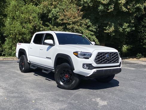 Used 2022 Toyota Tacoma TRD Off-Road AWD/4WD image 55