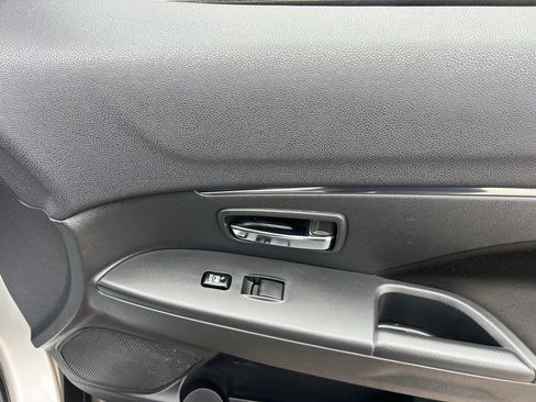 Used 2020 Mitsubishi Outlander Sport ES image 24