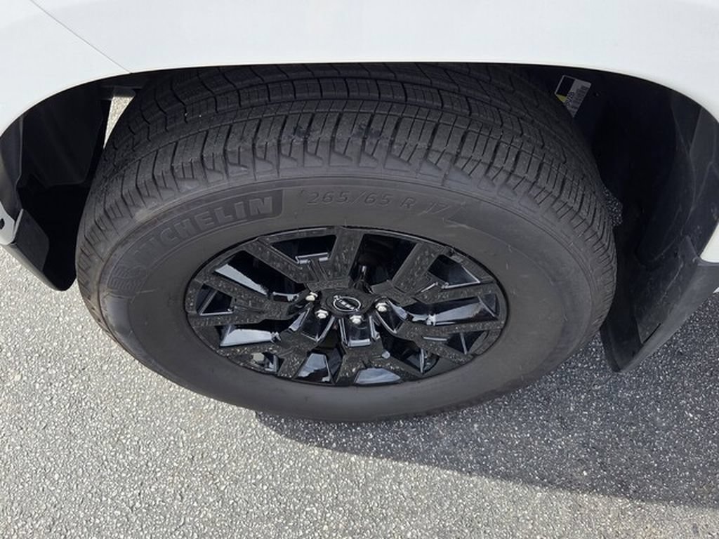 Used 2026 Nissan Frontier SV w/ SV Convenience Package RWD image 18
