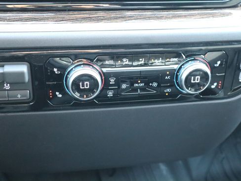 New 2026 GMC Sierra 1500 SLE w/ Max Trailering Package image 8