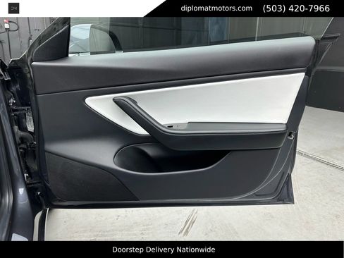 Used 2018 Tesla Model 3 Long Range image 32