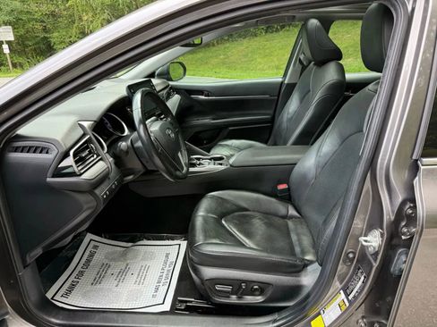 Used 2021 Toyota Camry XLE image 23