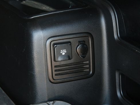 Used 2015 Toyota 4Runner SR5 AWD/4WD image 28