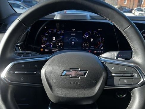 Certified 2025 Chevrolet Tahoe Z71 image 32