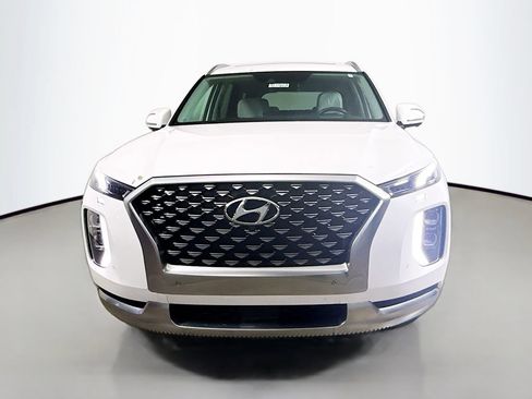 Used 2022 Hyundai Palisade Calligraphy FWD image 2