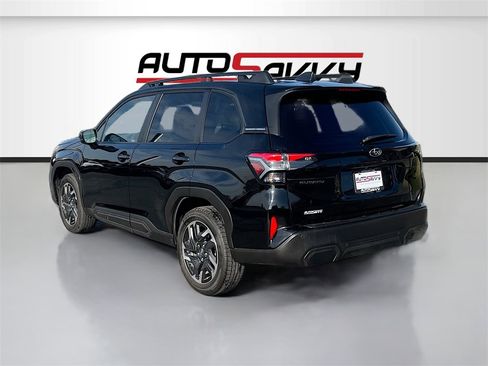 Used 2025 Subaru Forester Limited w/ Popular Package #2 image 5