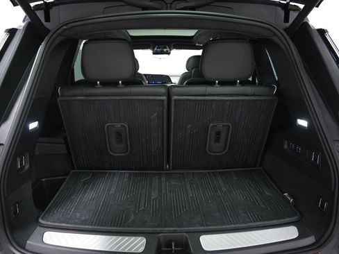 Used 2026 Cadillac Vistiq Platinum w/ LPO, Floor Liner Package AWD/4WD image 18