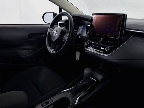 Used 2025 Toyota Corolla LE FWD image 16