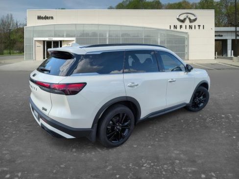 Certified 2025 INFINITI QX60 Luxe w/ Black Edition image 4