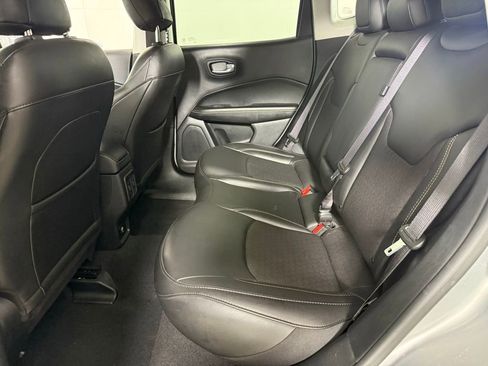 Used 2021 Jeep Compass Latitude FWD image 7