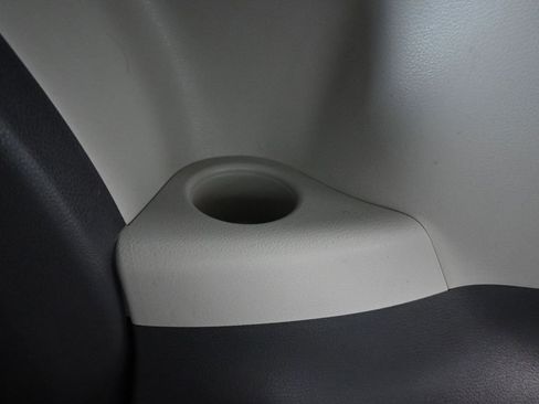 Used 2021 Toyota Sienna LE image 39