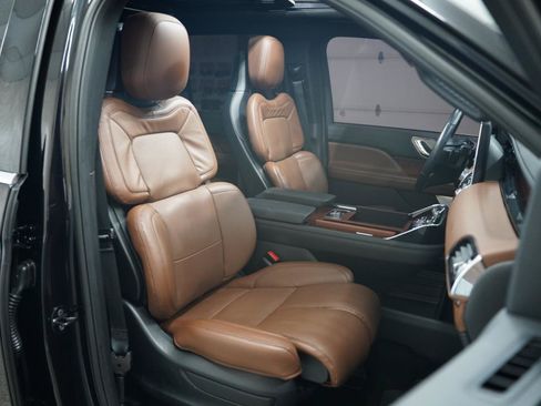 Used 2024 Lincoln Navigator L Reserve AWD/4WD image 29