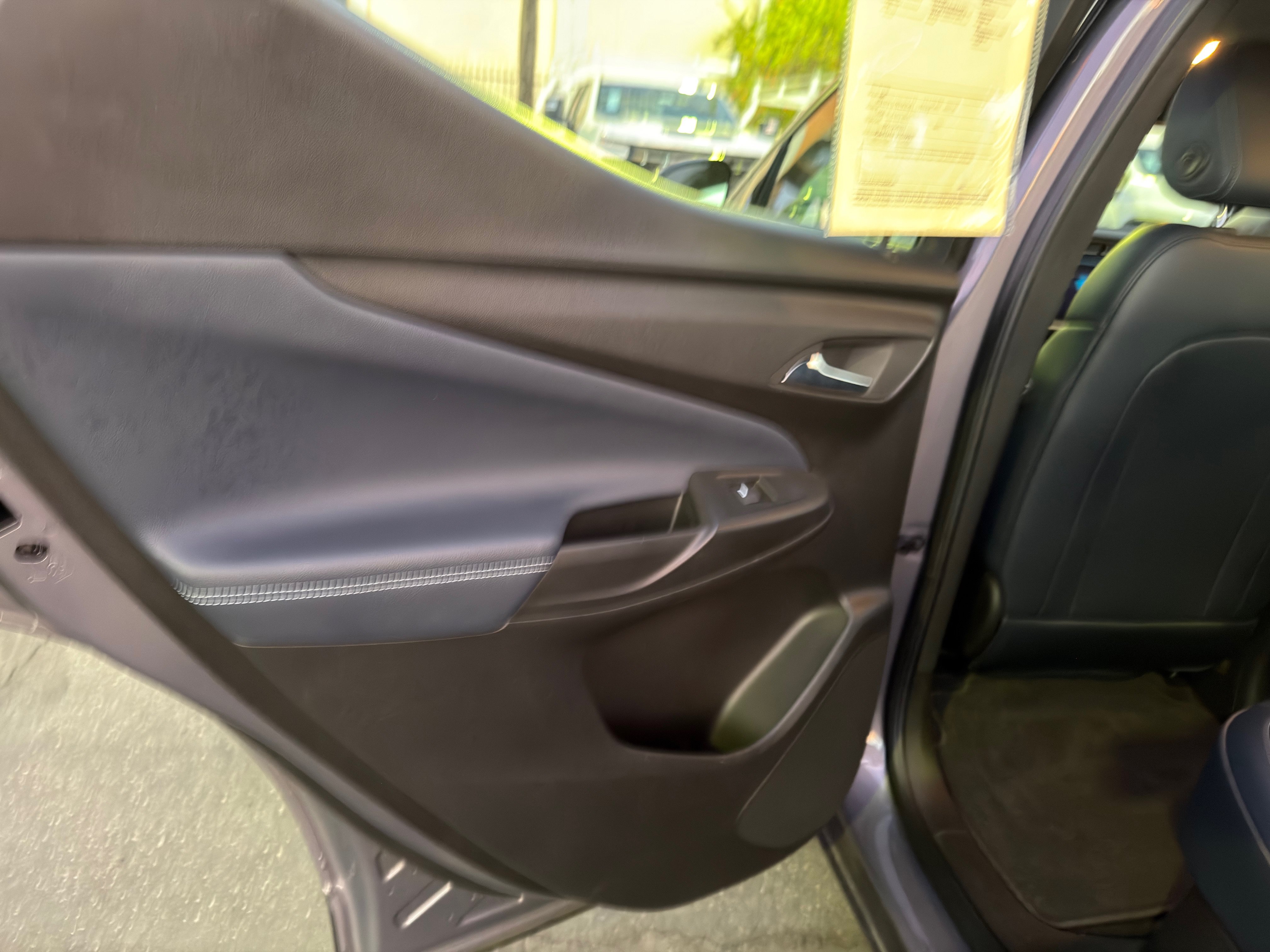 Used 2023 Chevrolet Bolt EUV LT w/ Convenience Package FWD image 18