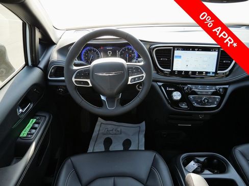 New 2026 Chrysler Pacifica Select FWD image 27