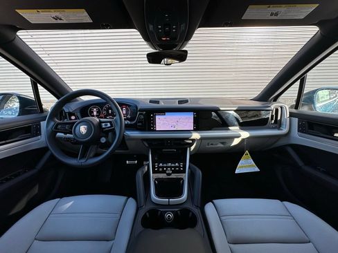 Certified 2026 Porsche Cayenne S AWD/4WD image 6
